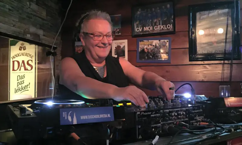 Bezoeker tijdens cursus