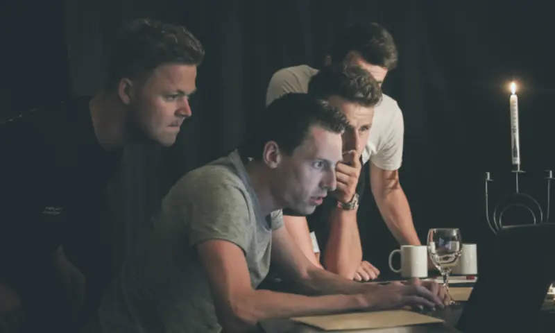 Online vanuit huis het moordspel spelen