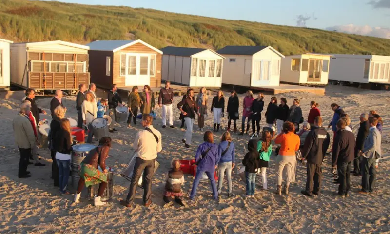 Percussie Workshop op het Strand