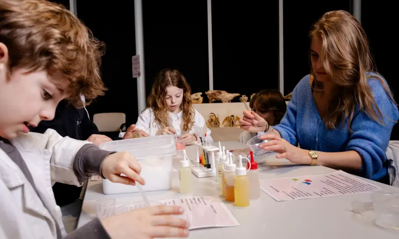 Maak je eigen badzout. Foto: Denise Jans.