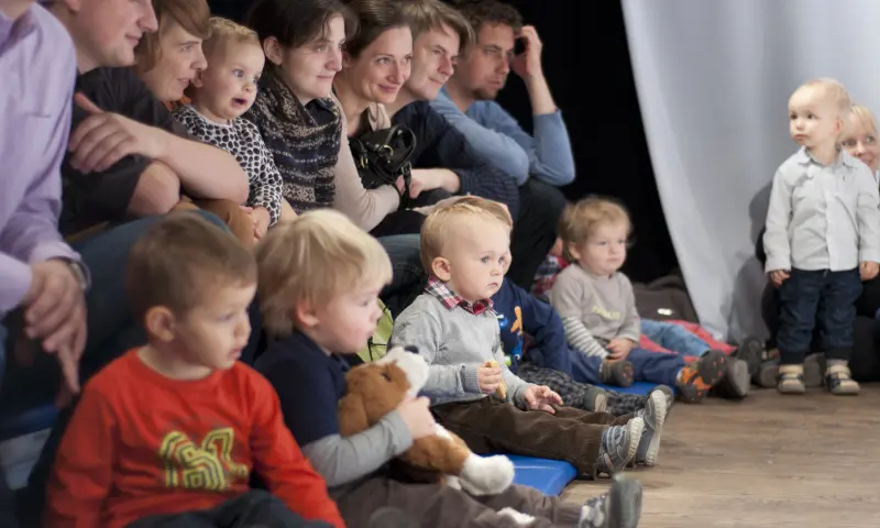 Kindervoorstelling Publiek Ouders met Kinderen