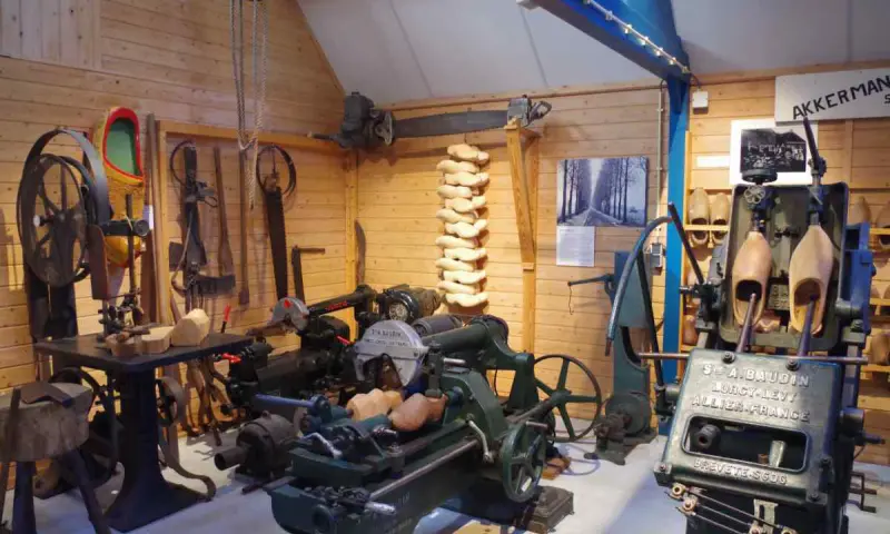 Werkruimte om klompen te maken