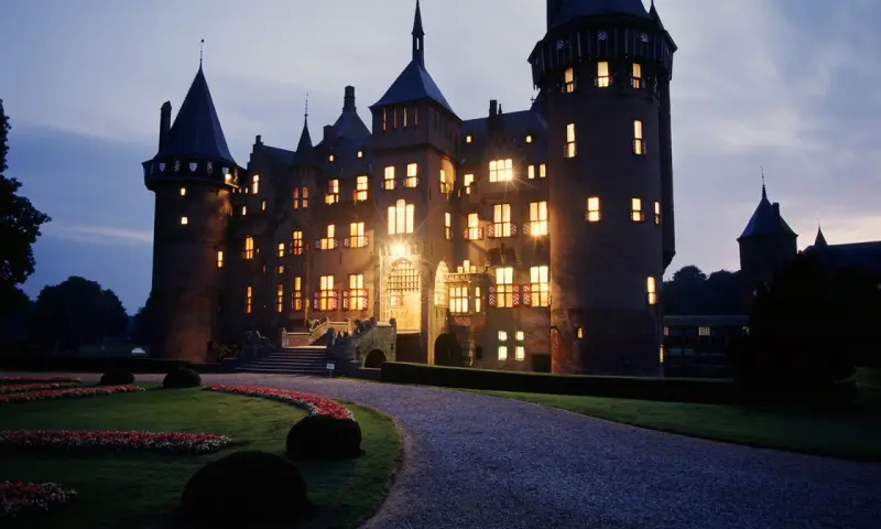 Het kasteel in de avond