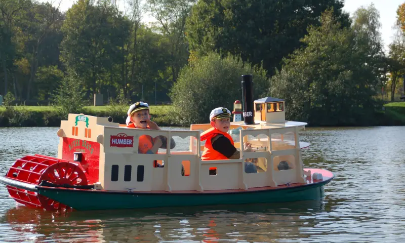 Kinderen op boot