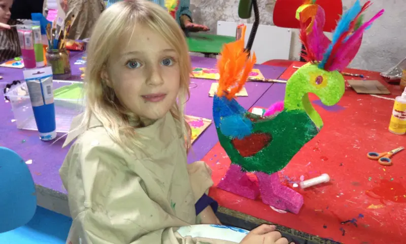 Kinderen aan het knutselen