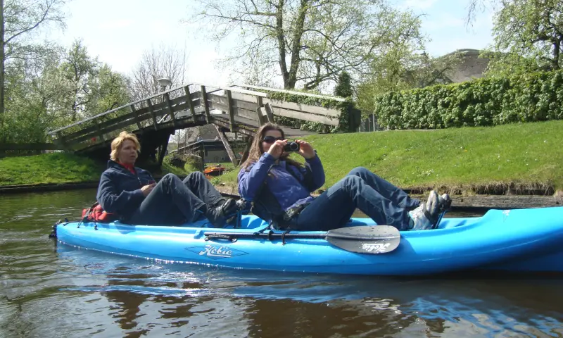 Bezoekers in de fietskayak