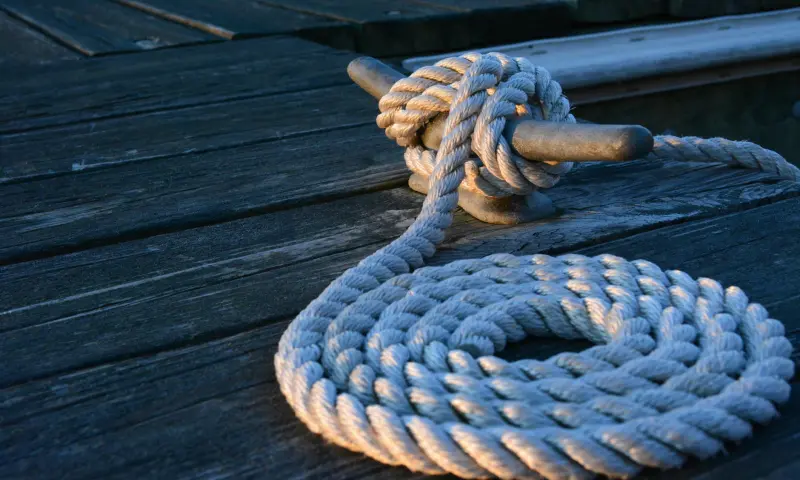 Touw op zeilboot