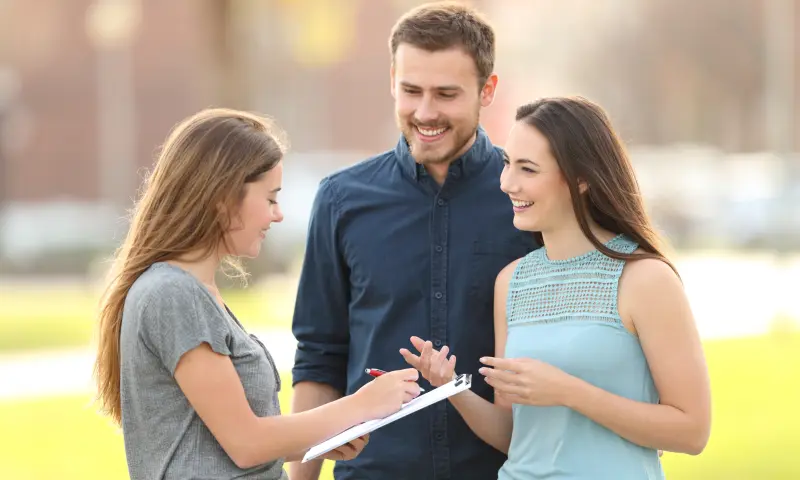 Groepsoverleg tijdens het spel