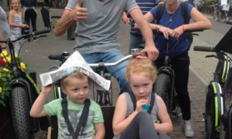 Bezoekers in bakfiets