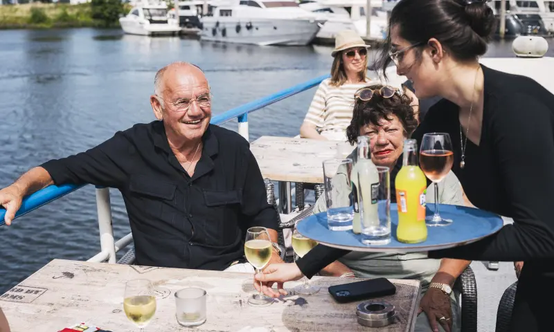 Gezellig op Borrelboot