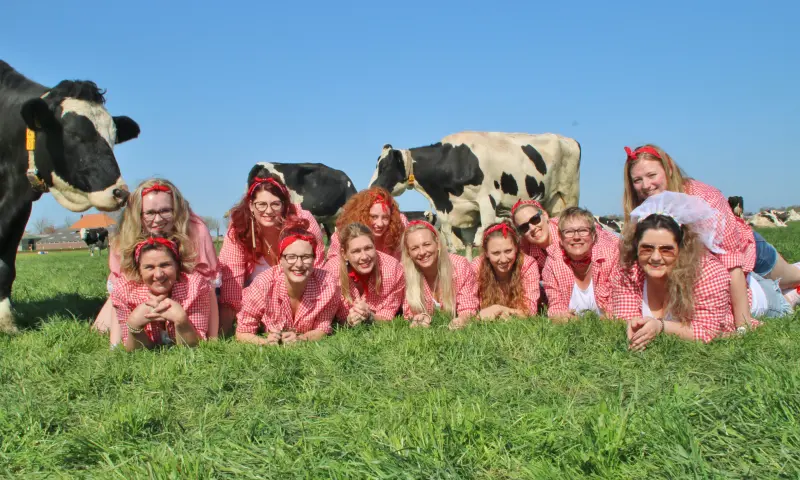 Fotoshoot vrijgezellenfeest op de boerderij