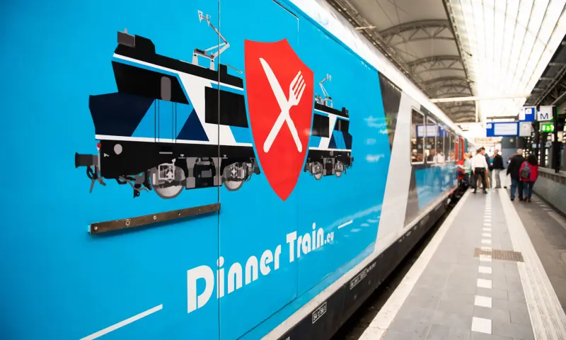 De dinner train op het station