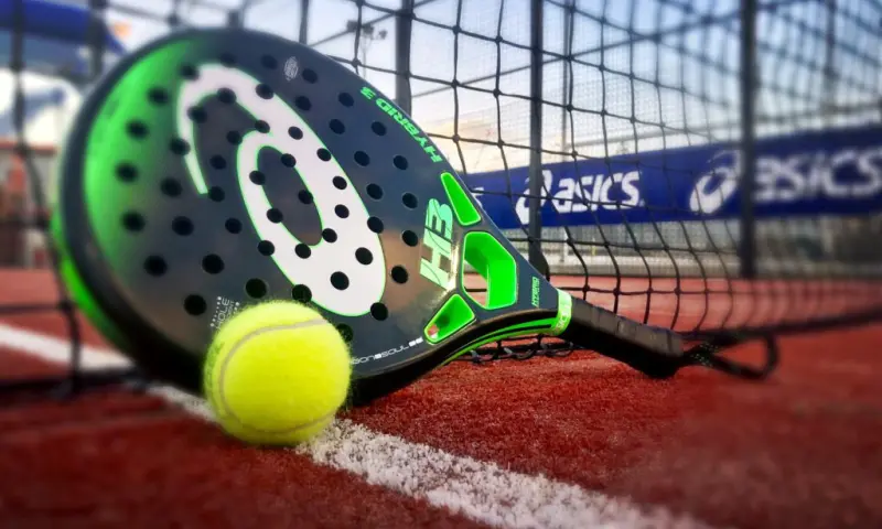 Padel racket