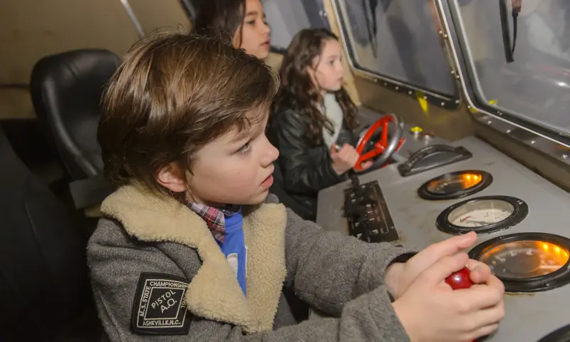 Kinderen besturen trein