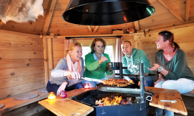 Gezellig binnen Barbequen