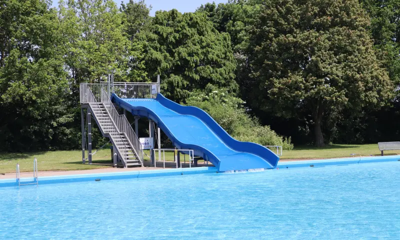 Glijbaan zwembad Borgelerbad Deventer