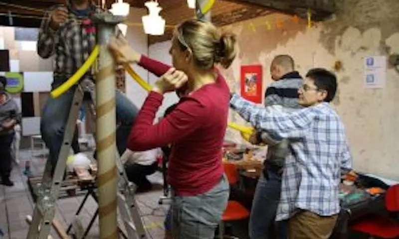 Knikkerbaan maken tijdens workshop