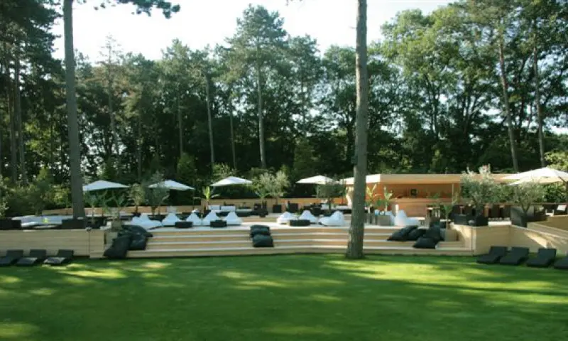 Relaxen buiten bij Saré