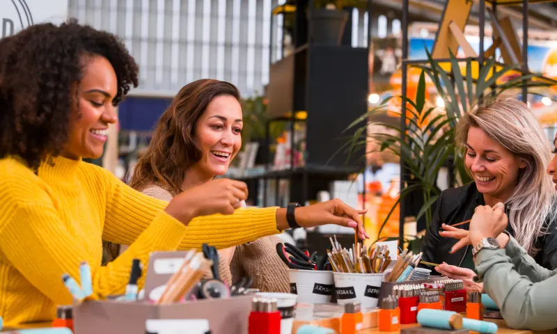 Women talk huishoudbeurs