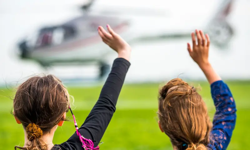Zwaaiende Kinderen