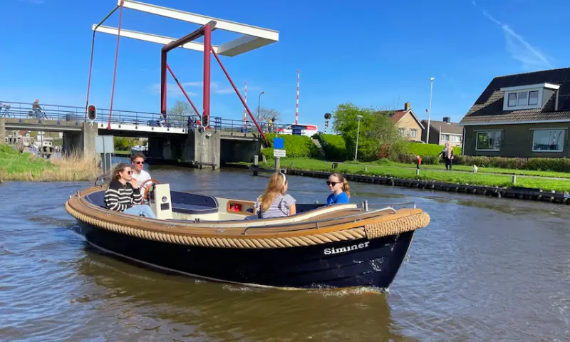 Maril 625 sloep | Elfstedensloep verhuur Workum