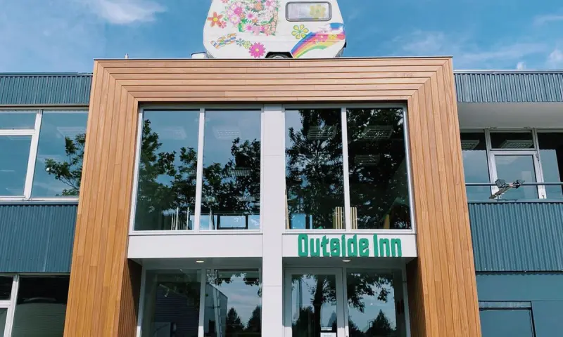 Ingang van de indoor camping