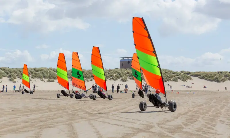 blokarten over zand