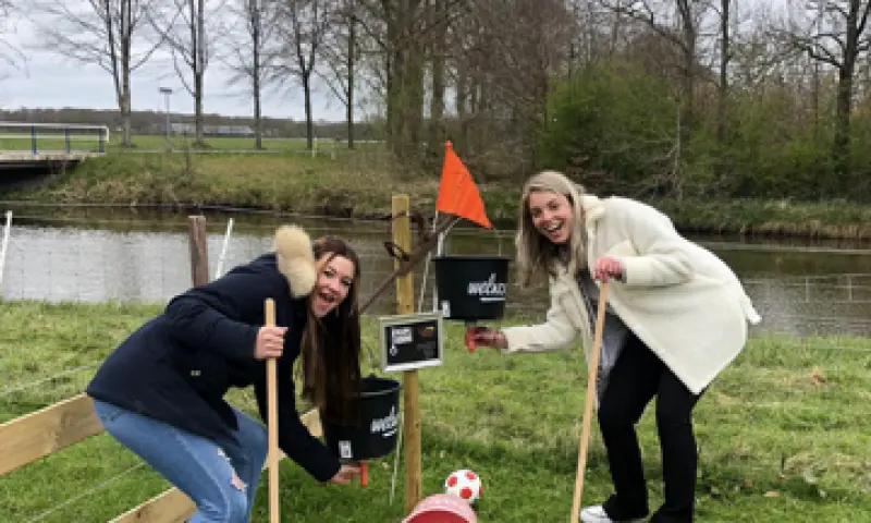 Vriendinnen die golfen