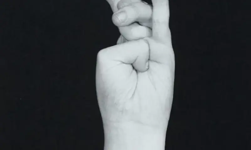 Kunstwerk vrouwenhanden