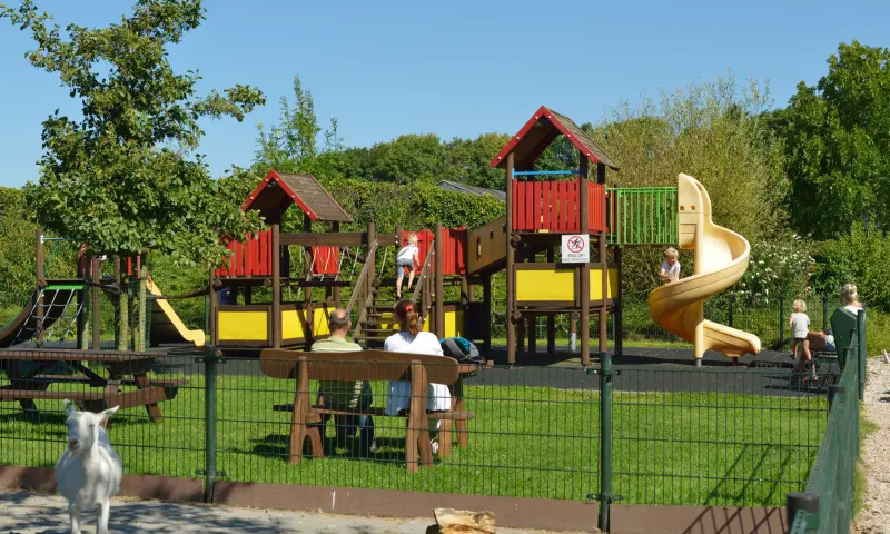 Speeltuin in het park