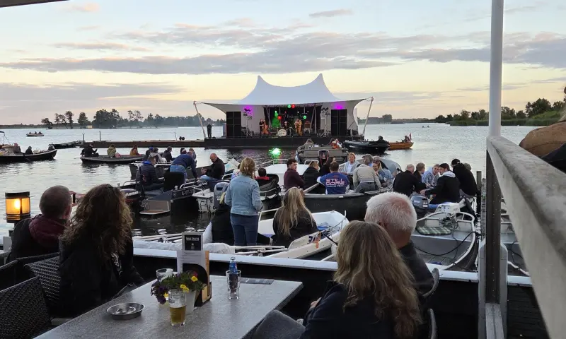 Drijf-In Blues, Giethoorn.