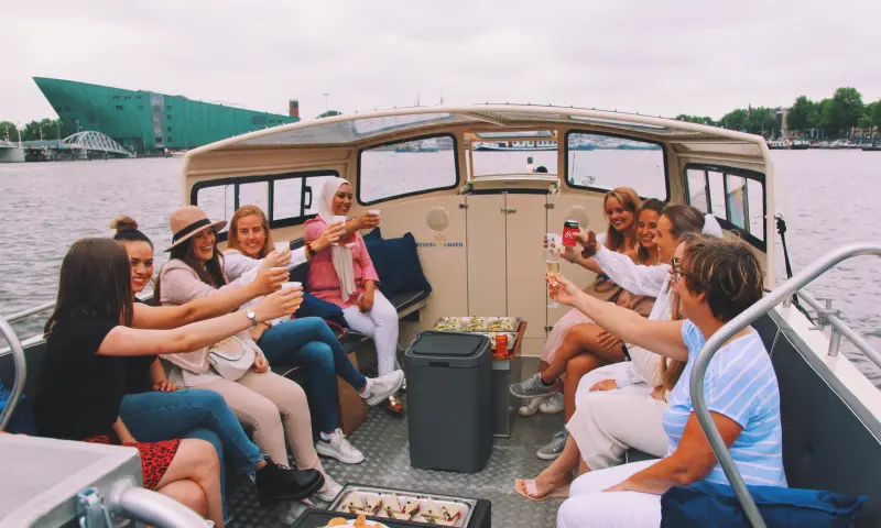 Varen over de grachten