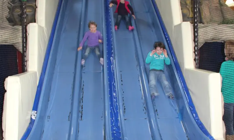 Glijbaan speelboerderij