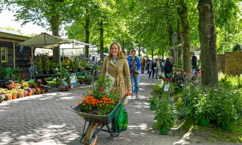 Appeltern Plantenfestijn samen met Groei&Bloei