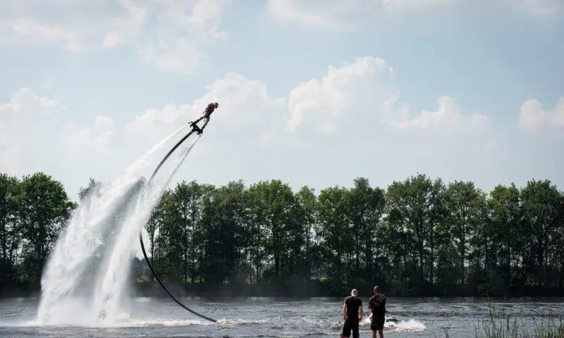 Water flyboarden