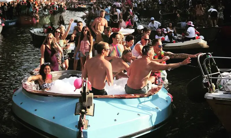 Jacuzzisloep Feestje Uitje