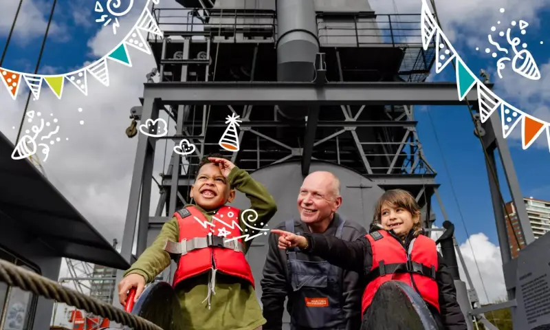 Familiepicknick aan water