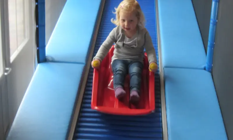 Kleien bezoekers speelschuur