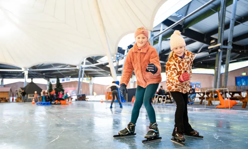 Familie uitje schaatsen