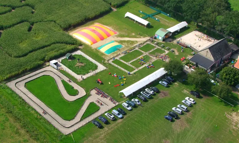 Speelboerderij van boven