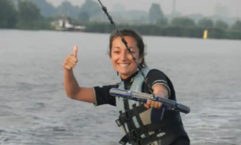 Blije bezoeker op het water