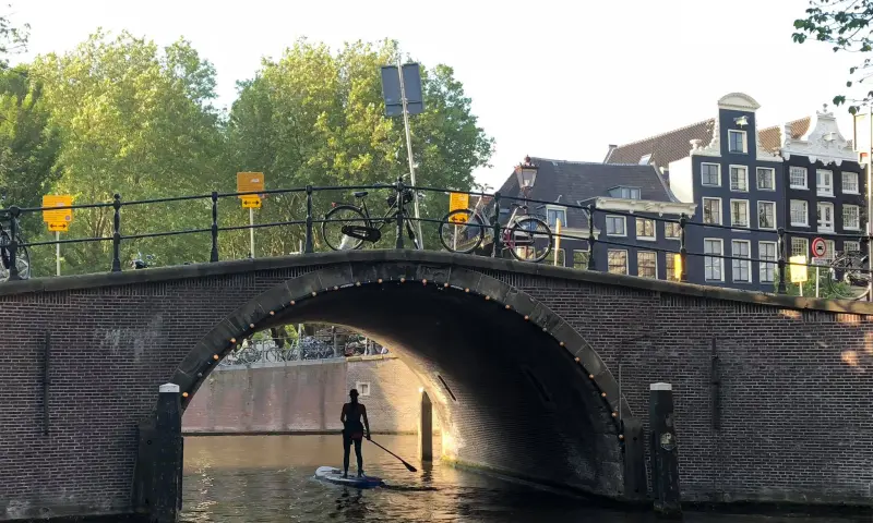 Suppen onder een brug