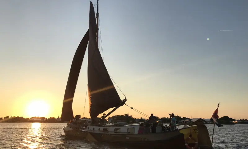 Zeiltocht op een Klassiek Skûtsje