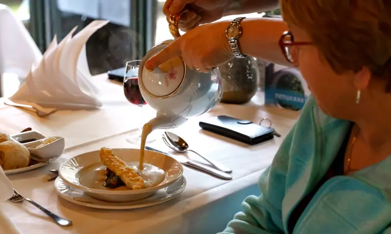 Bord vol verhalen | Diner