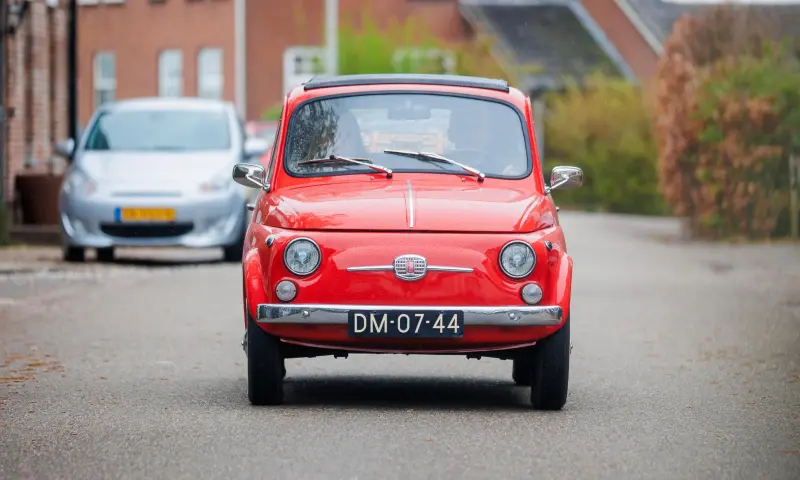 Rode Fiat 500 F uit 1970