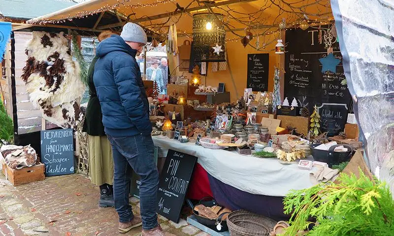 Kerstdorp met kerstmarkt