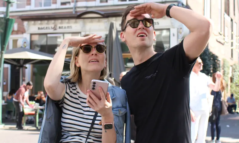 Spelers lossen uitdaging op tijdens Qugato citygame Delft