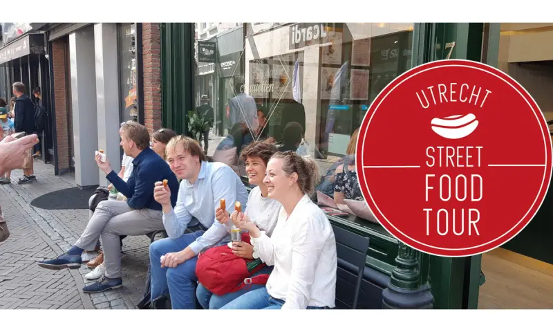 vrienden genieten van eten