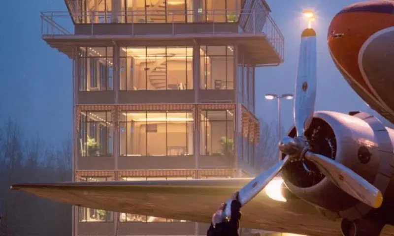 De Oude Verkeerstoren Schiphol