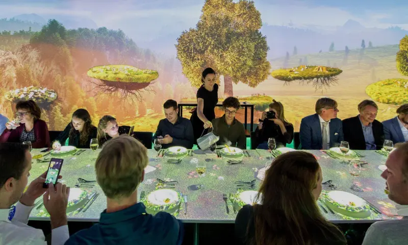 Dinner in Motion scheremen